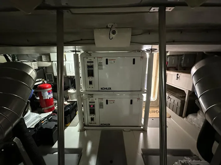 B-enjoy III Yacht Photos Pics 