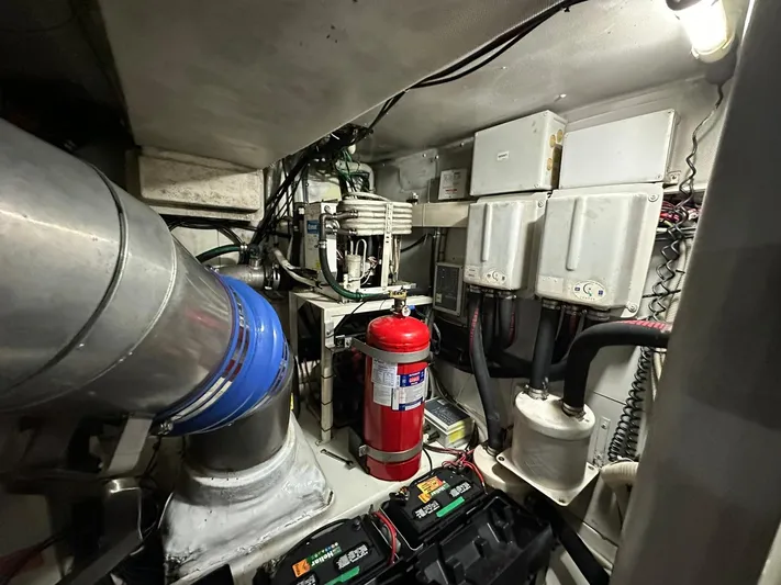 B-enjoy III Yacht Photos Pics 