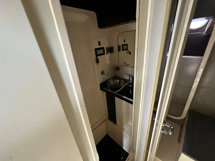 B-enjoy III Yacht Photos Pics 