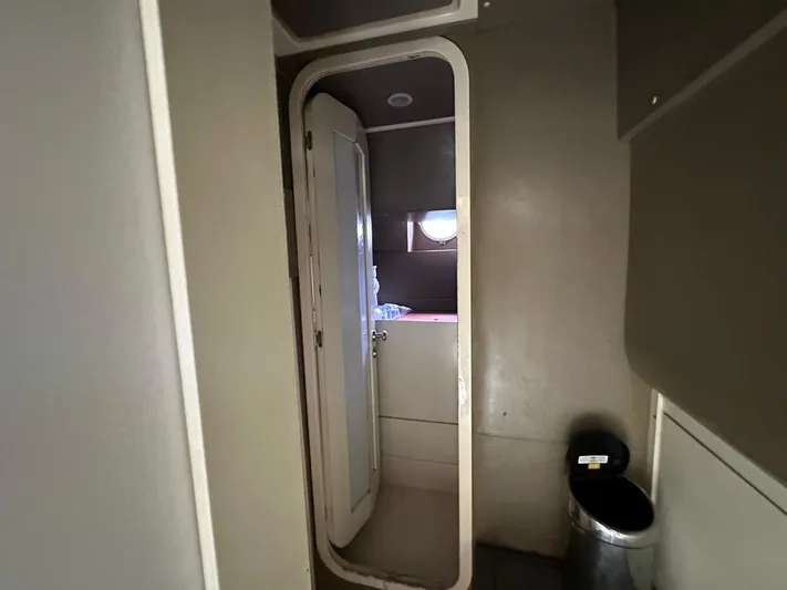 B-enjoy III Yacht Photos Pics 