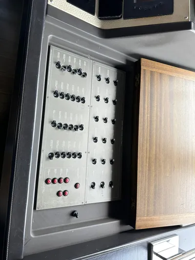 B-enjoy III Yacht Photos Pics 