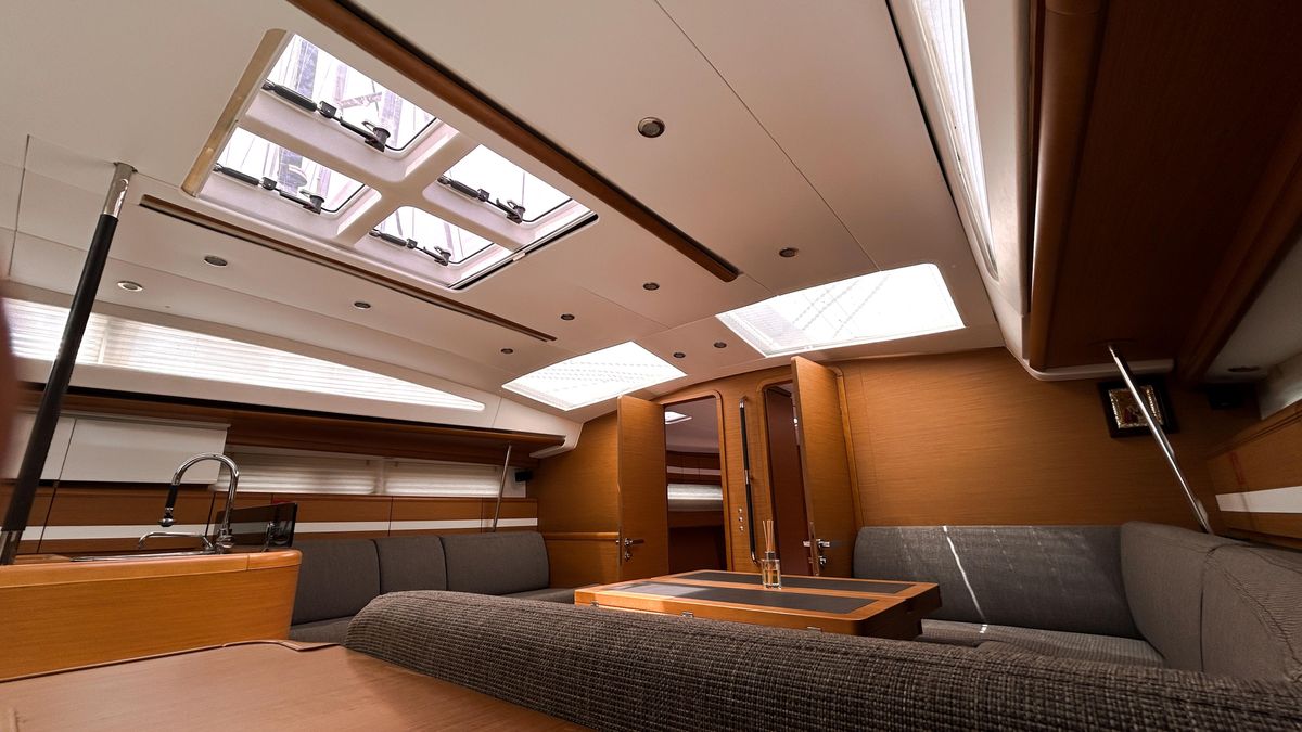 2012 Jeanneau 58 