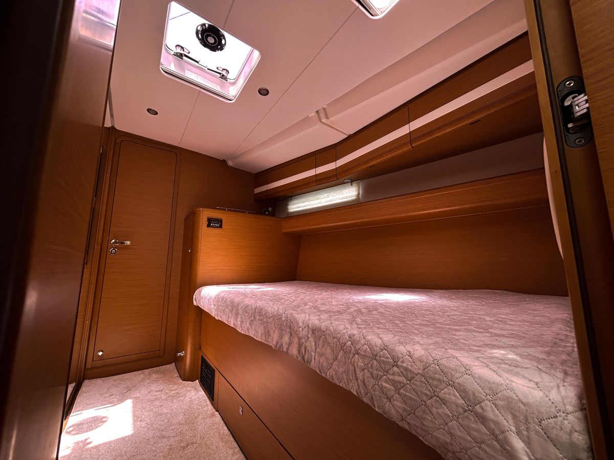 2012 Jeanneau 58 