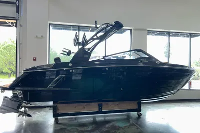 Cobalt R4 Surf