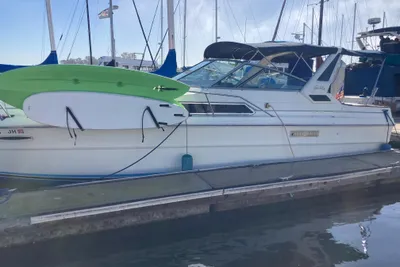 Sea Ray 340 Express Cruiser