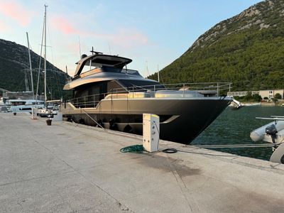 Yacht