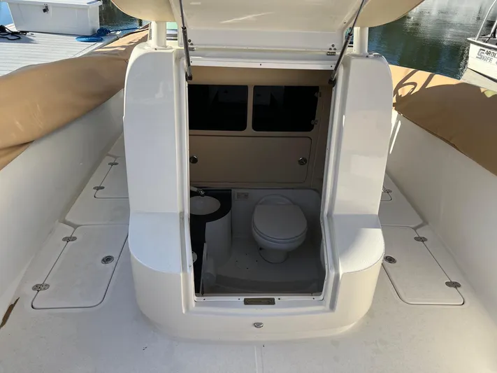  Yacht Photos Pics Head/Shower Entrance