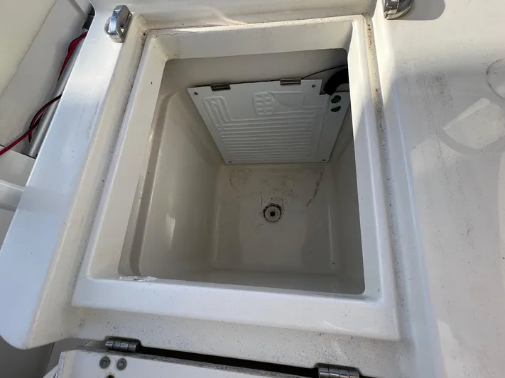  Yacht Photos Pics Under-Seat Top-Loading Refrigerator