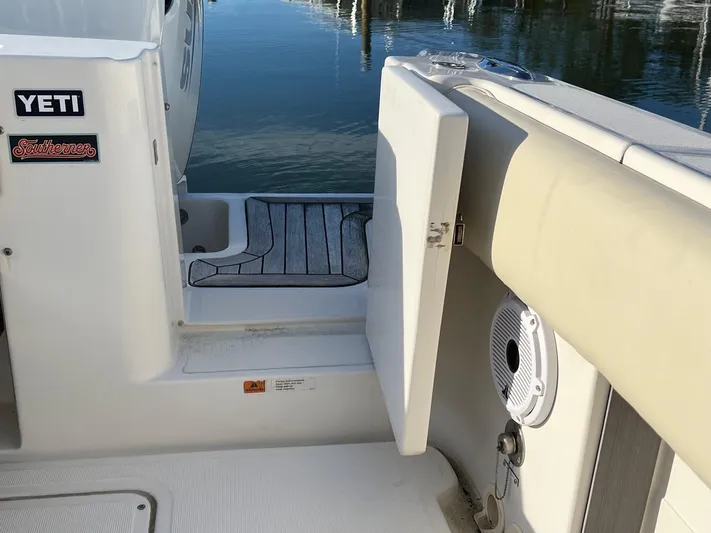 Yacht Photos Pics Transom Gate