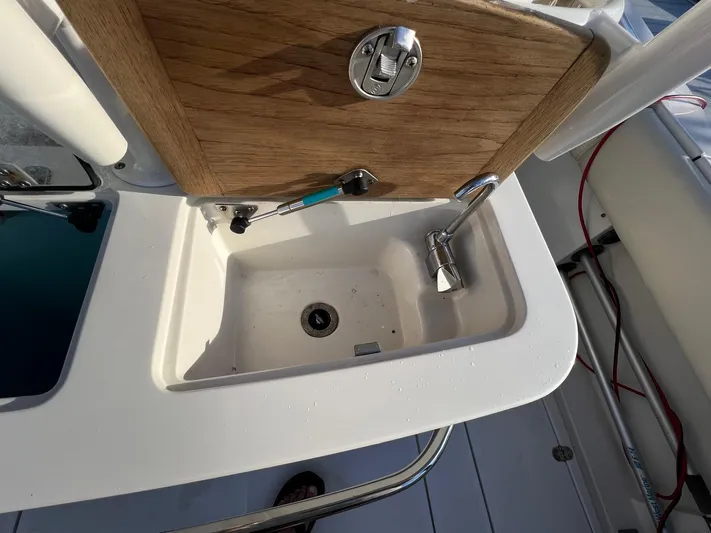 Yacht Photos Pics Freshwater Sink