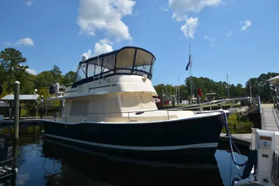 Mainship 400 Trawler