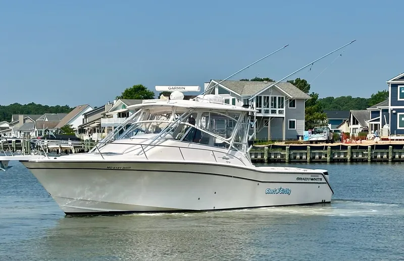 Short N' Girthy Yacht Photos Pics 