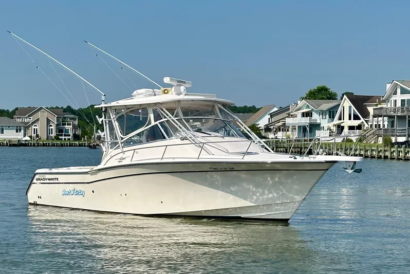 Short N' Girthy Yacht Photos Pics 