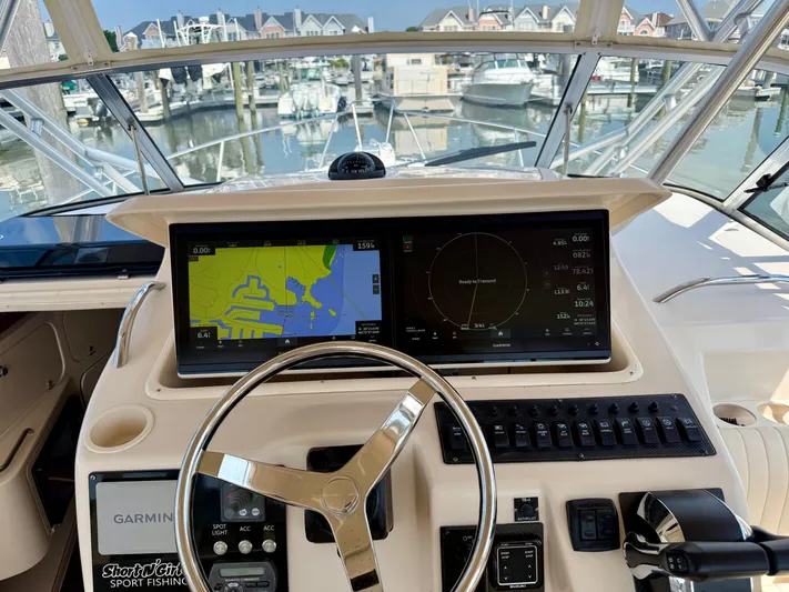 Short N' Girthy Yacht Photos Pics 