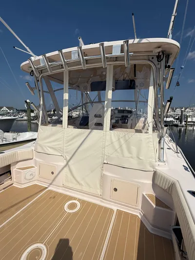 Short N' Girthy Yacht Photos Pics 