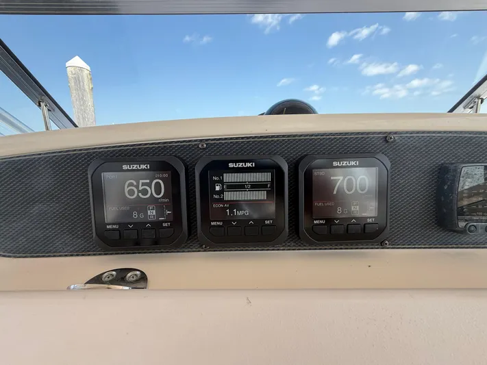 Short N' Girthy Yacht Photos Pics 