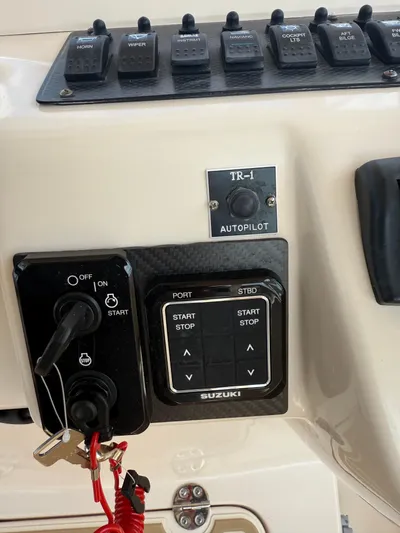 Short N' Girthy Yacht Photos Pics 