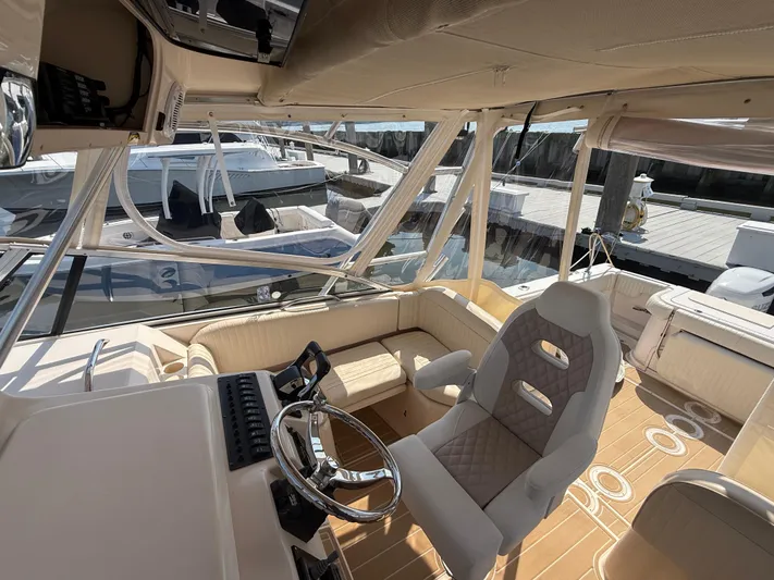 Short N' Girthy Yacht Photos Pics 