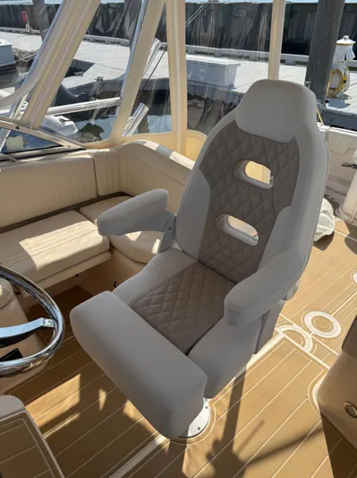 Short N' Girthy Yacht Photos Pics 