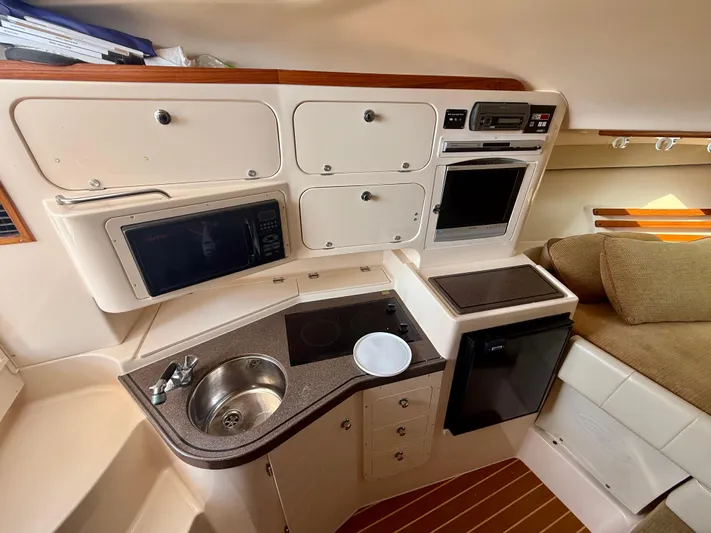 Short N' Girthy Yacht Photos Pics 