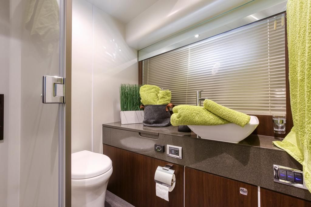 2016 Fairline 66 