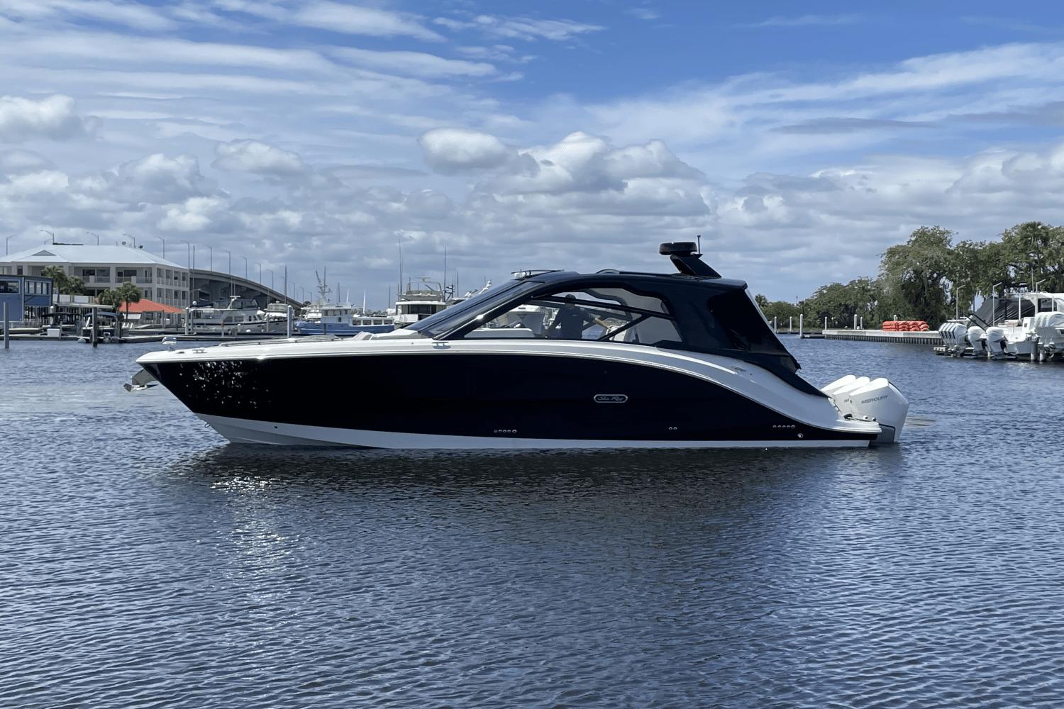 2023 Sea Ray Sundancer 370 OB Sportboot Kaufen - YachtWorld