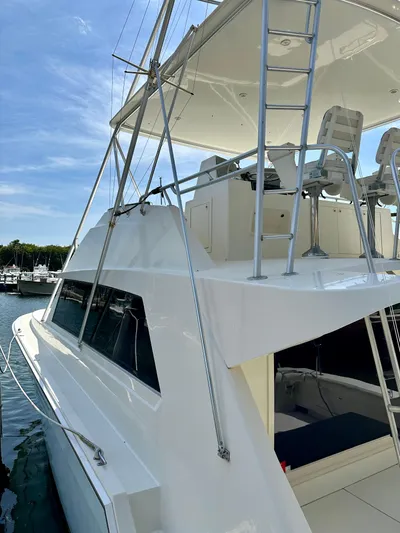 True Coup Yacht Photos Pics 