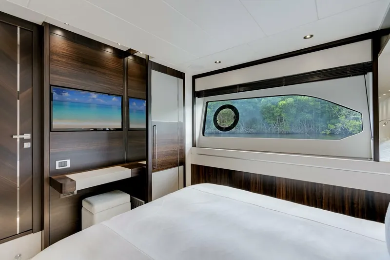  Yacht Photos Pics 2026 Sunseeker 76 Yacht - Image 42