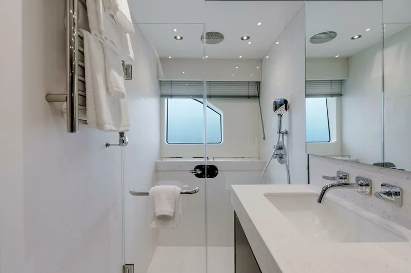  Yacht Photos Pics 2026 Sunseeker 76 Yacht - Image 38