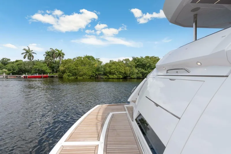  Yacht Photos Pics 2026 Sunseeker 76 Yacht - Image 10