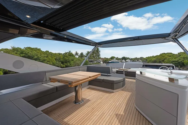  Yacht Photos Pics 2026 Sunseeker 76 Yacht - Image 55