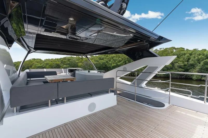  Yacht Photos Pics 2026 Sunseeker 76 Yacht - Image 52