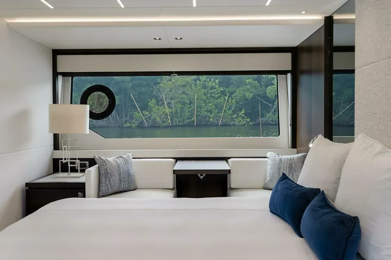  Yacht Photos Pics 2026 Sunseeker 76 Yacht - Image 33