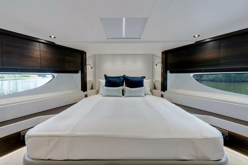  Yacht Photos Pics 2026 Sunseeker 76 Yacht - Image 44