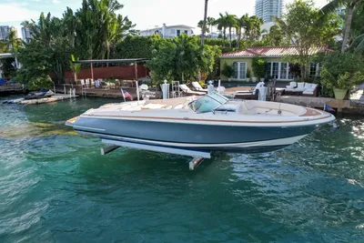 Chris-Craft Launch 32