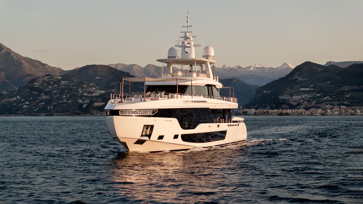 2023 Azimut 116 