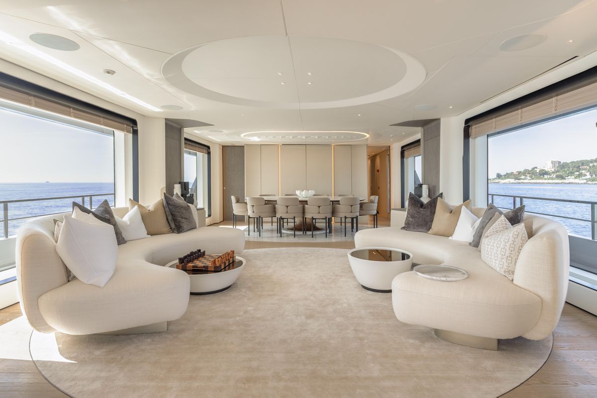 2023 Azimut 116 