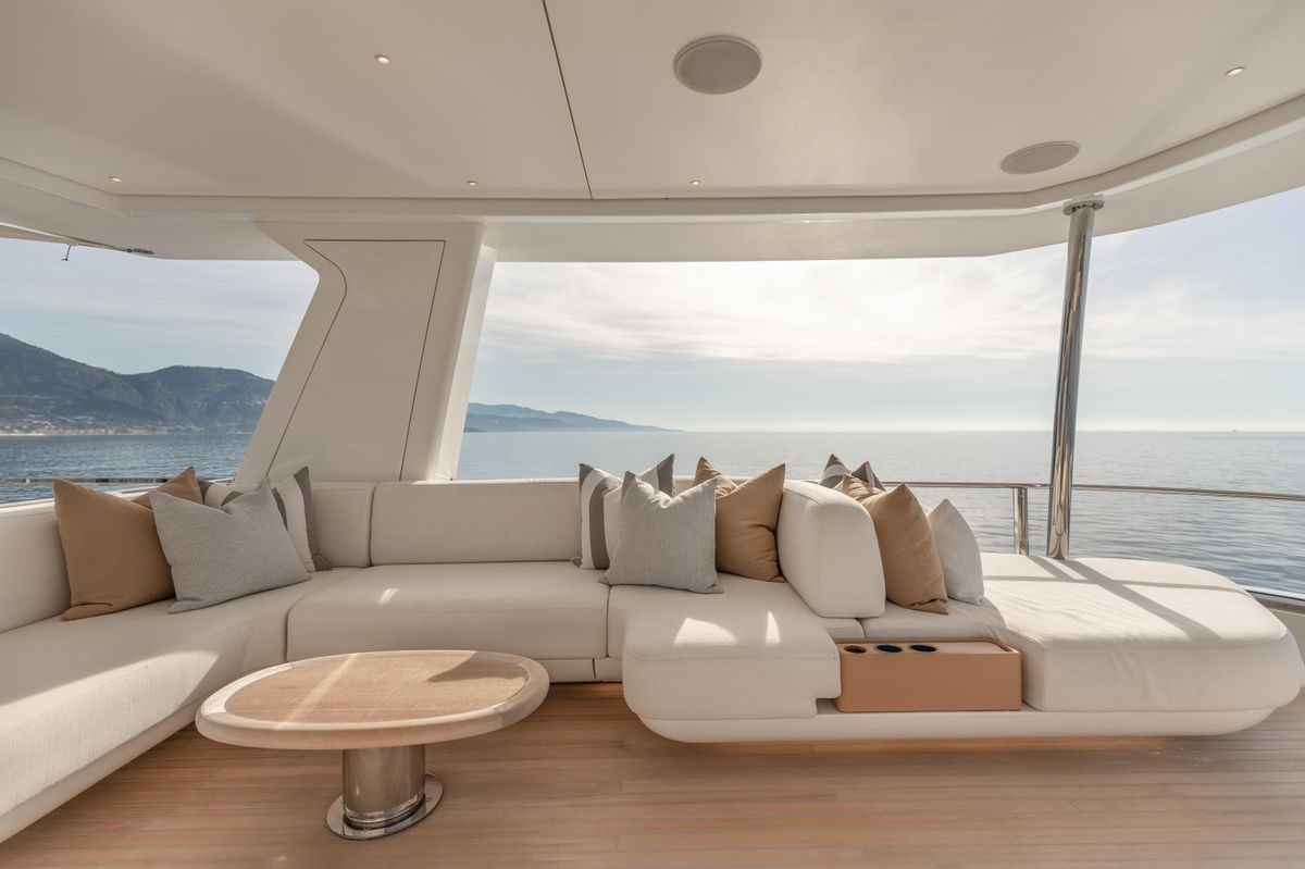 2023 Azimut 116 