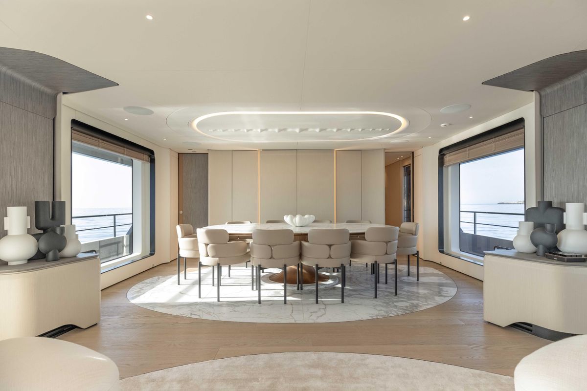 2023 Azimut 116 