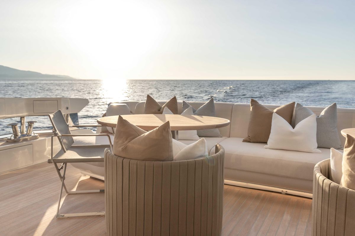 2023 Azimut 116 