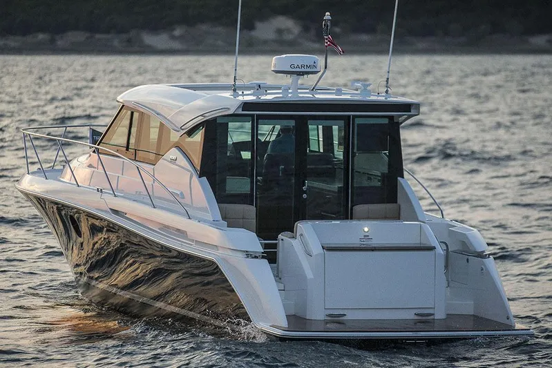  Yacht Photos Pics Manufacturer Provided Image