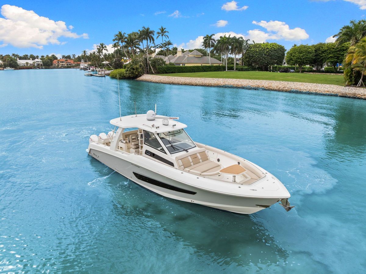 2020 Boston Whaler 42 