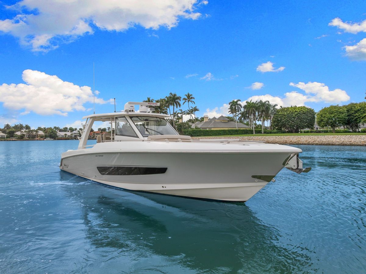 2020 Boston Whaler 42 
