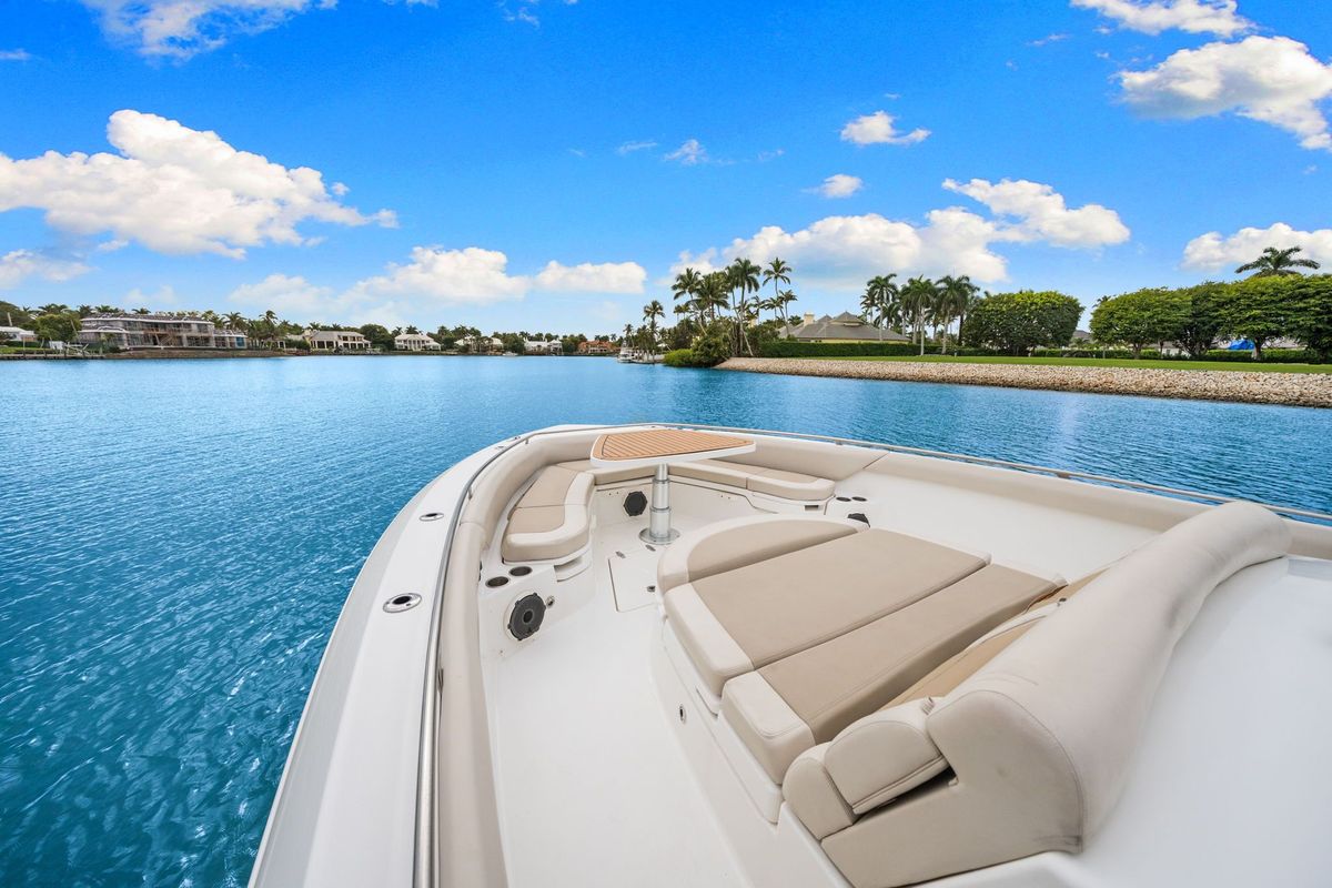 2020 Boston Whaler 42 