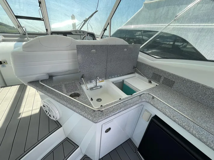 Benthere Yacht Photos Pics Formula 45 Yacht BenThere- Cockpit Entertaining