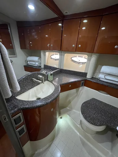 Benthere Yacht Photos Pics Formula 45 yacht BenThere- Master Head