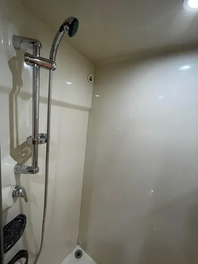 Benthere Yacht Photos Pics Formula 45 Yacht BenThere- Aft Cabin Head