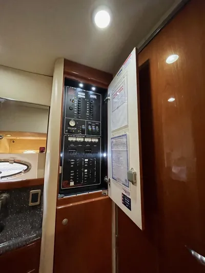 Benthere Yacht Photos Pics Formula 45 Yacht BenThere- Control Panel