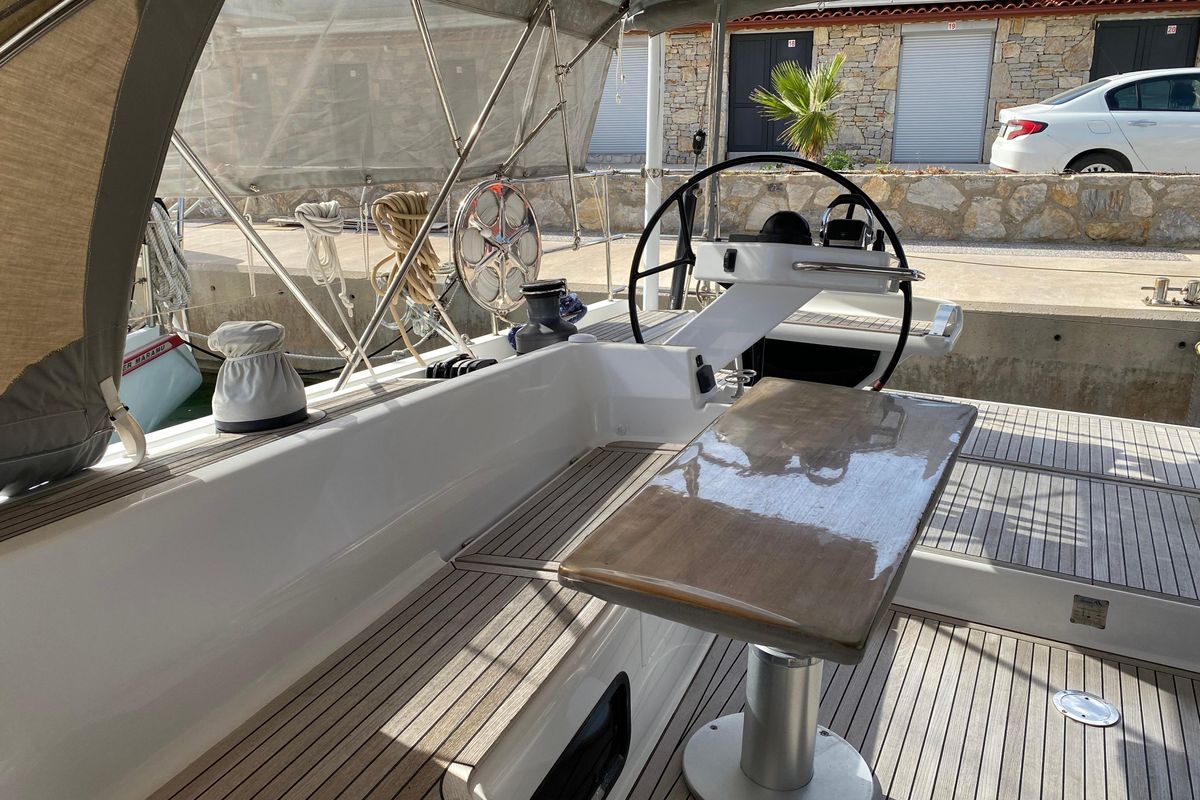 2015 Hanse 56 