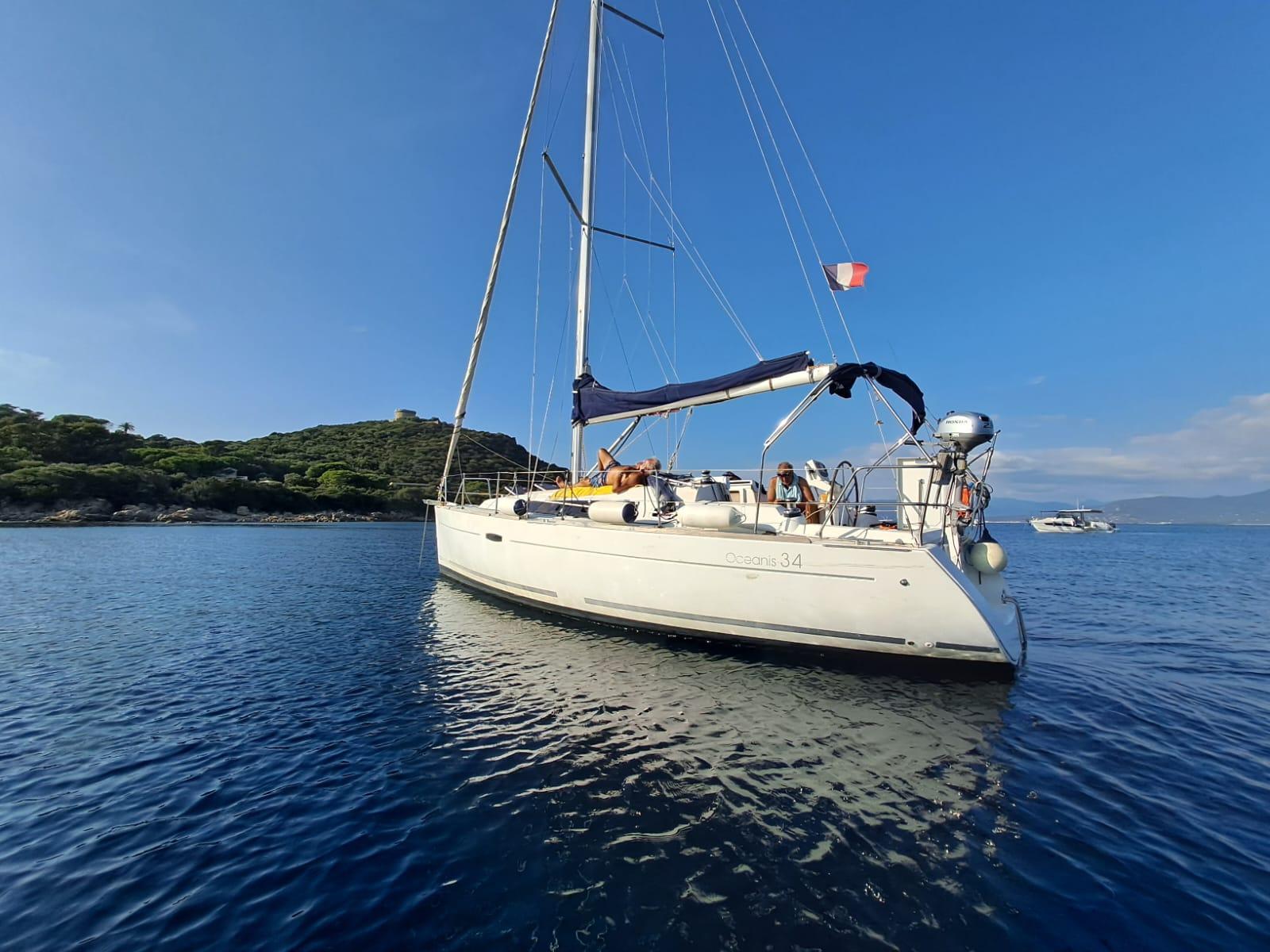 Beneteau Oceanis 34 Gebraucht in Corse ( 20 ) - iNautia